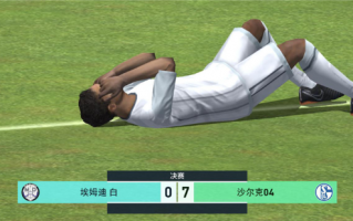 足球用手拍别人算犯规吗，足球用手拍别人算犯规吗视频