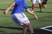 40岁以上还能踢足球吗，40岁以上还能踢足球吗女
